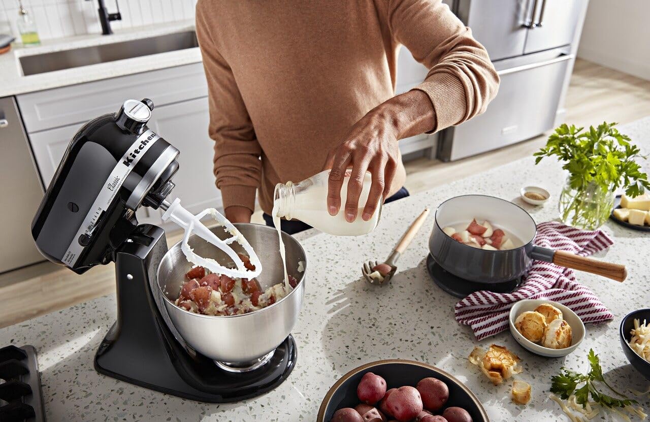 KitchenAid Classic Series 4.5 Quart Tilt-Head Stand Mixer K45SS, Onyx Black image 5